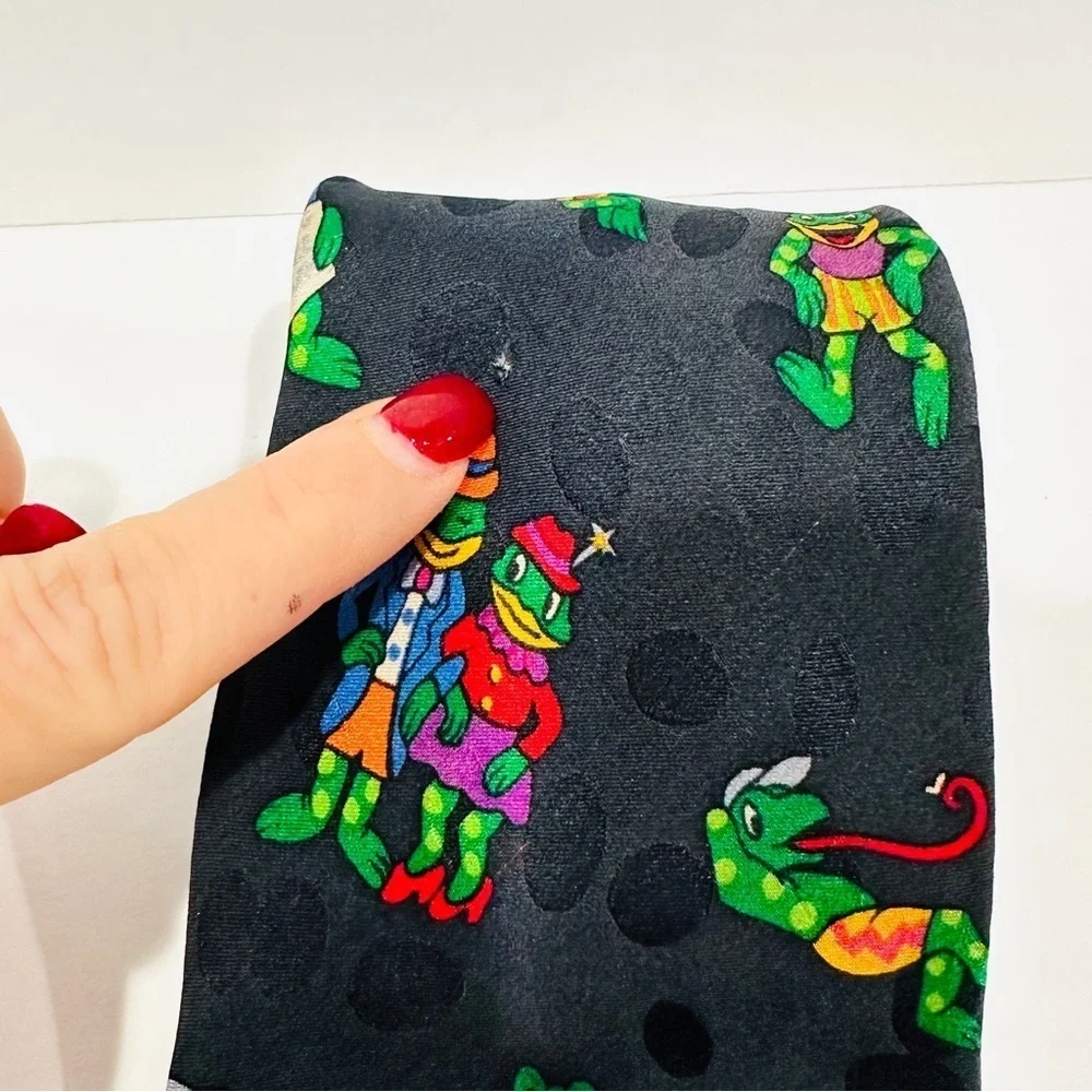 Vintage ADDICTION Navy Blue Whimsical Frogs Silk Necktie